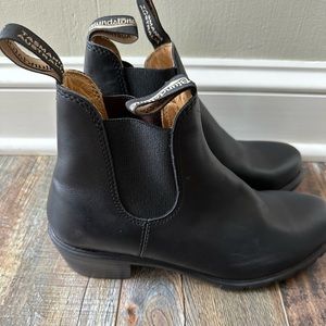 Blundstone Women’s Black Size 8 US Never worn